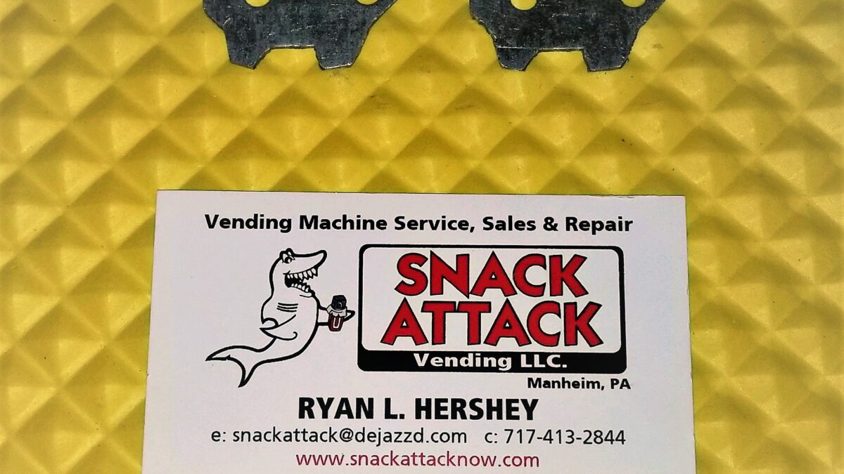 2 SEAGA SNACK VENDING MACHINE .25/ST1205 QUARTER METAL PRICING DISCS