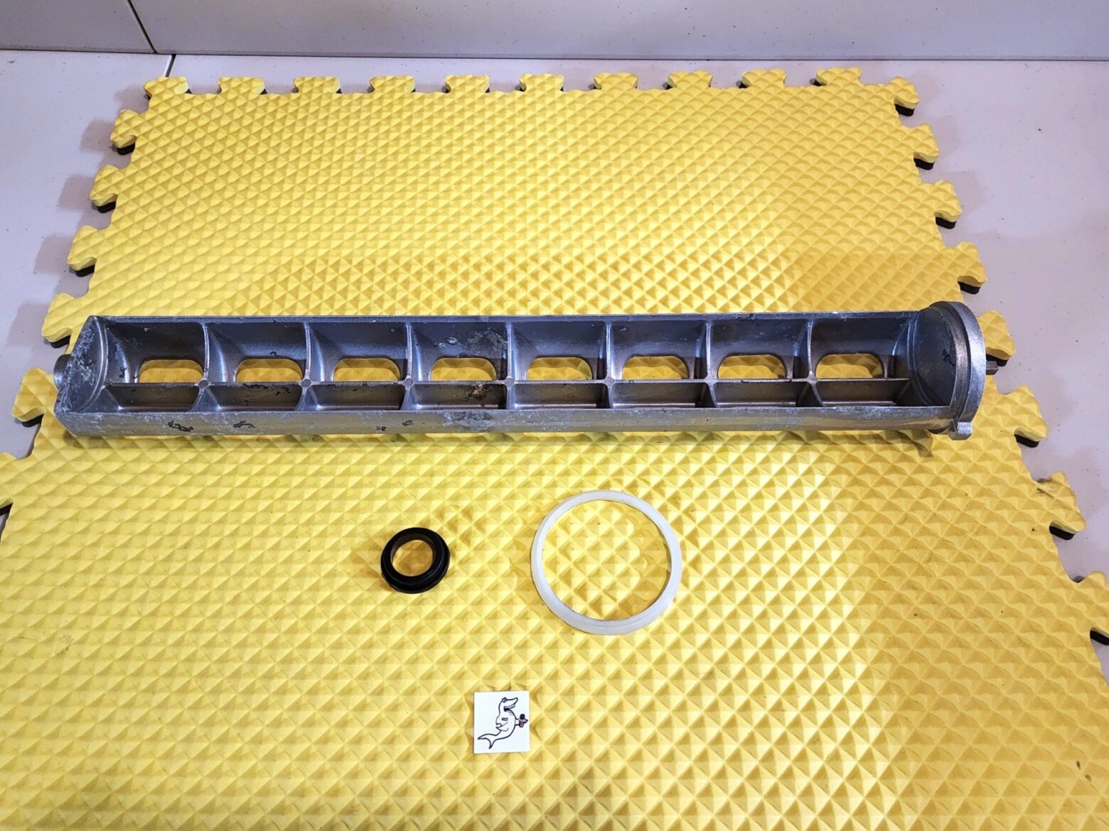thumbnail interactive-video image 1 of Seaga T-Handle Assembly Lock & Keys For HY900, N2G, SM, FM Combo Machines (HAC247) 1 of 4