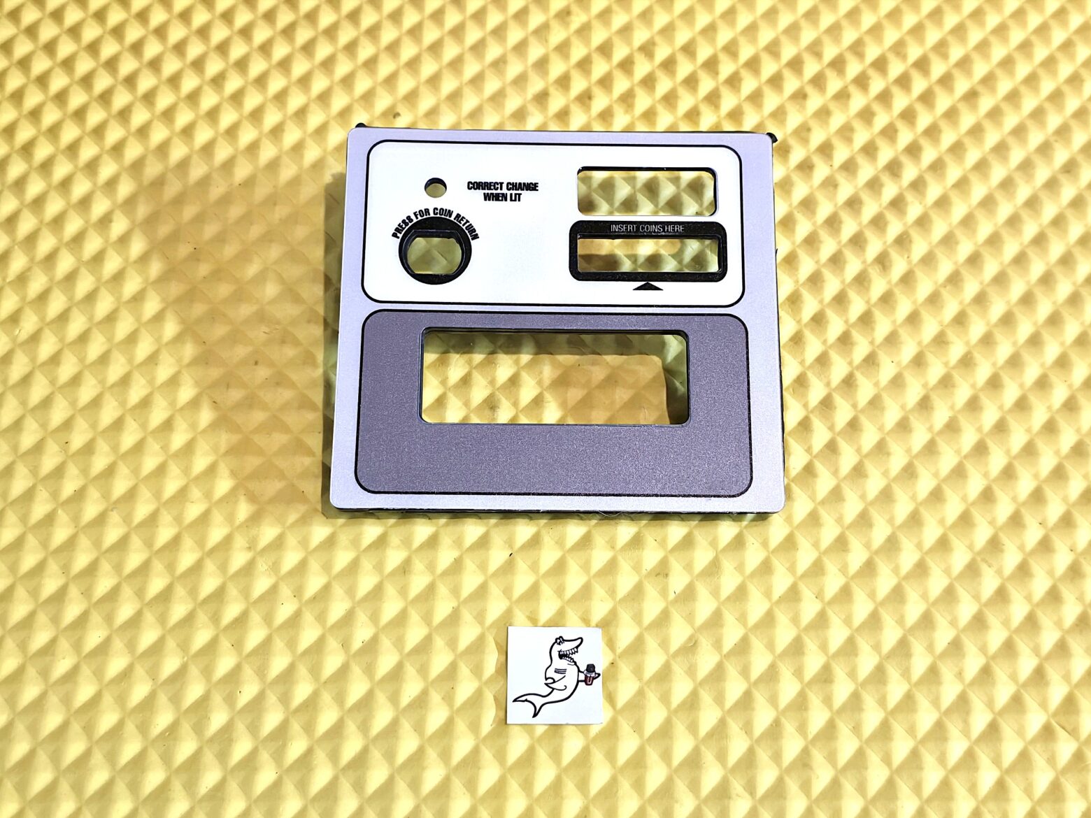 Dixie Narco 276E, 501E, 522E, 600E Metal Coin Bezel with Decal