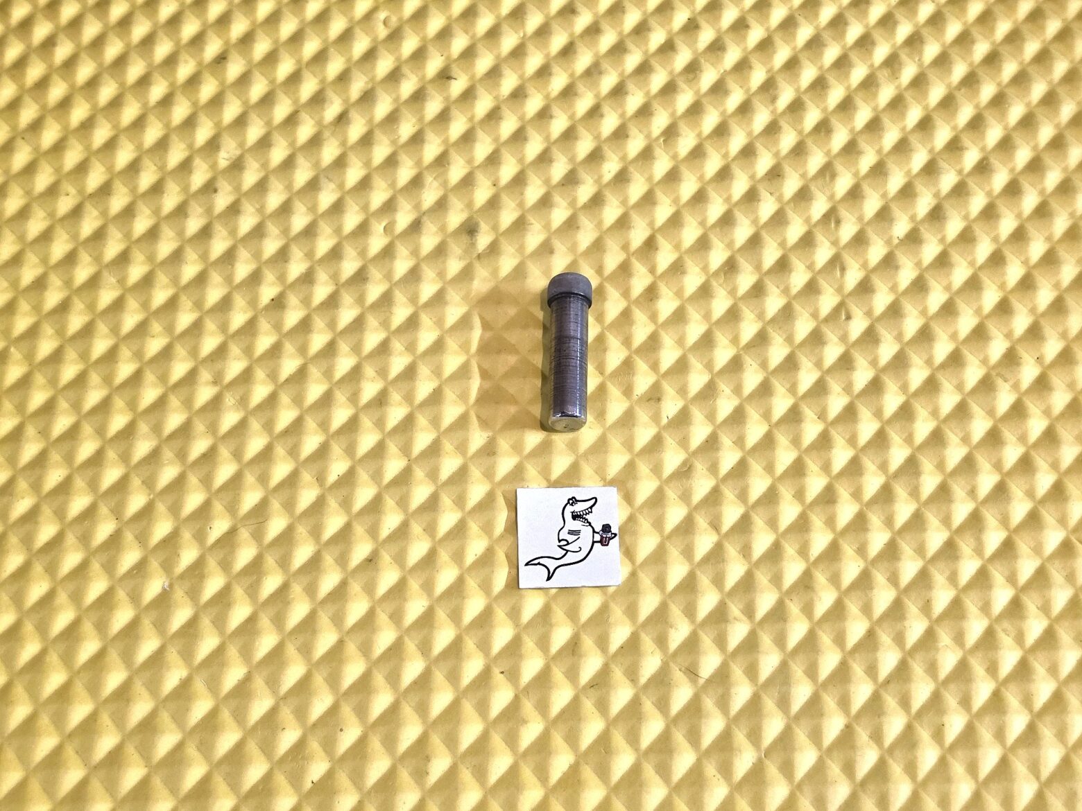 ROYAL VENDORS 650 MERLIN 4 LIVE DISPLAY SODA MACHINE COIN RETURN BUTTON / Used